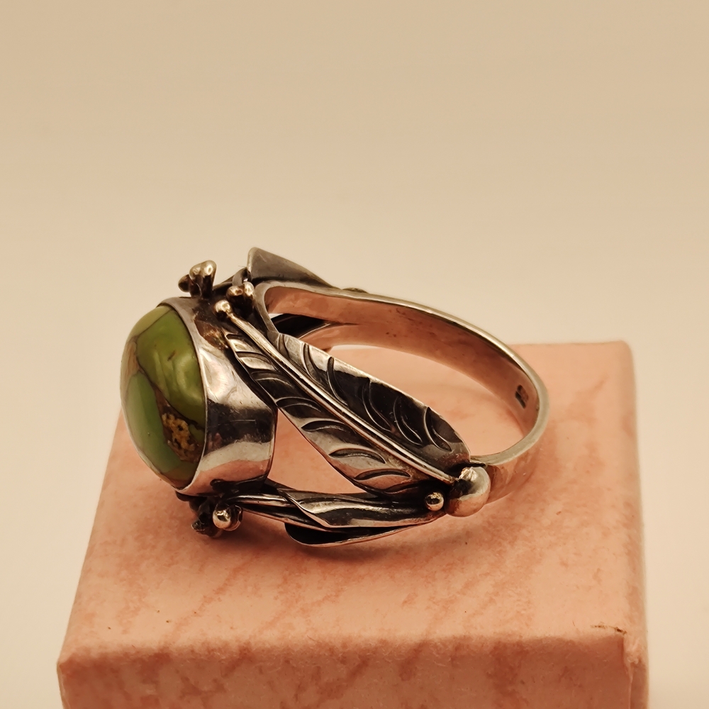 Vintage-Inspired Sterling & Composite Green Turquoise Ring Size 9 - Picture 4 of 7